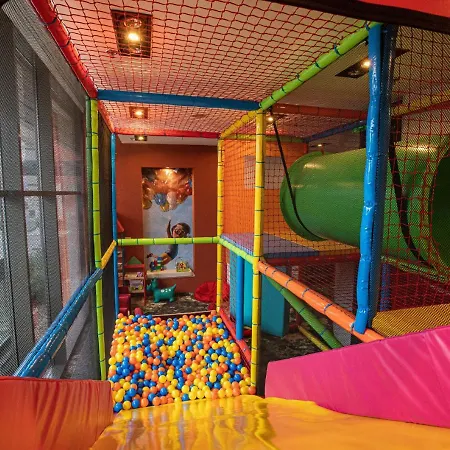 ディヴィヌス 5* デブレツェン