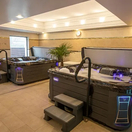 ディヴィヌス ホテル 5*