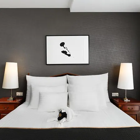 ディヴィヌス ホテル