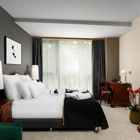 ホテル ディヴィヌス