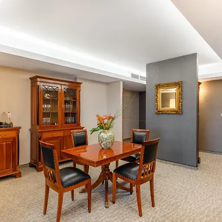 ディヴィヌス デブレツェン