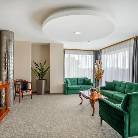 ホテル ディヴィヌス 5*