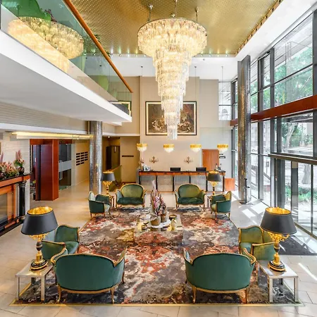 ホテル ディヴィヌス デブレツェン