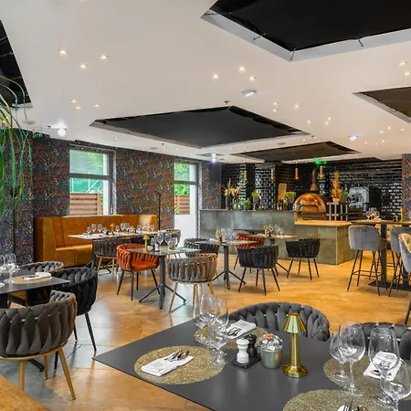 狄维纳斯酒店 德布勒森