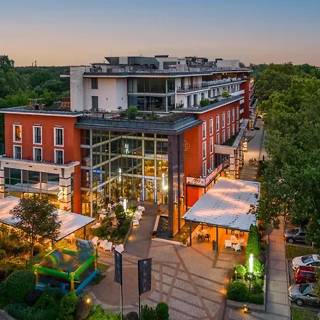 ディヴィヌス ホテル デブレツェン