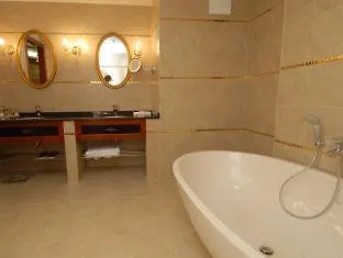 Divinus Hotell Debrecen