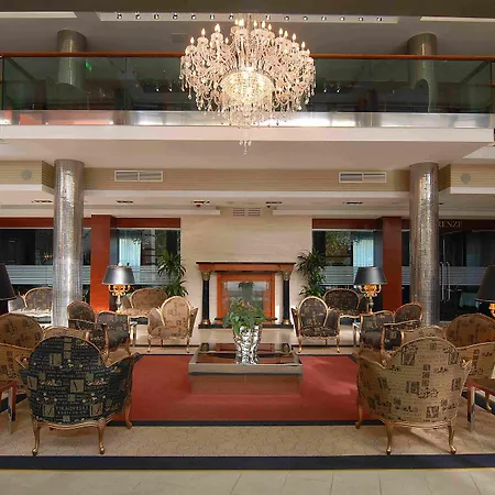 ディヴィヌス ホテル