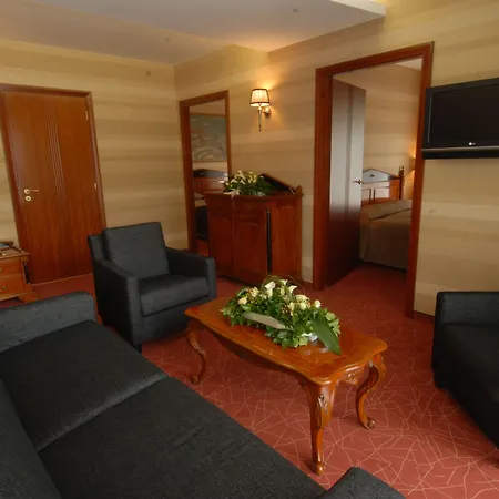 ディヴィヌス 5*