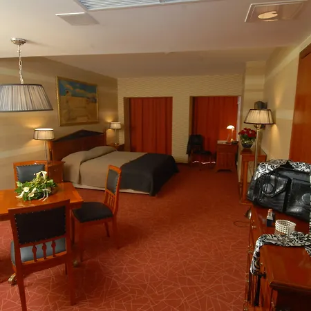 ディヴィヌス 5*