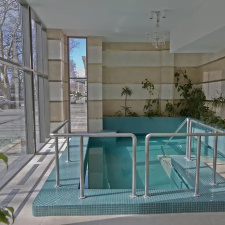 ディヴィヌス ホテル デブレツェン