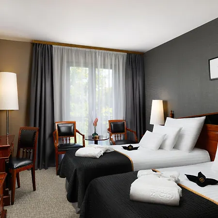 ホテル ディヴィヌス デブレツェン