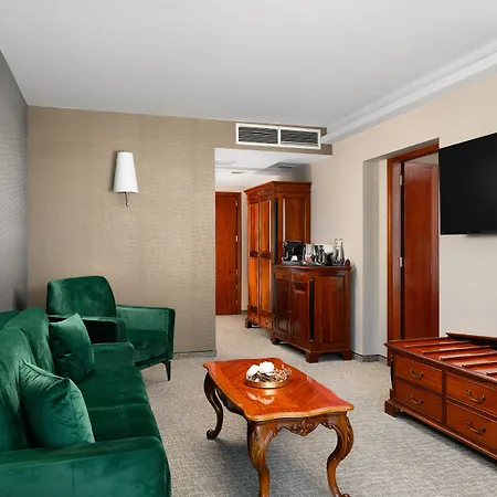 ディヴィヌス ホテル 5*