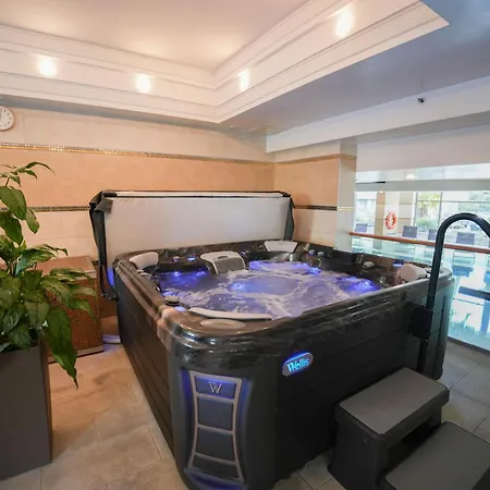 Divinus Hotel Debrecen