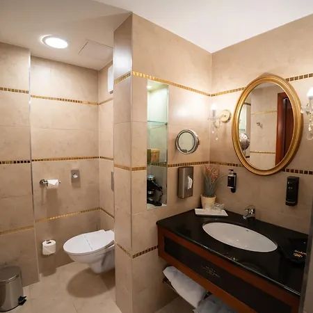 Divinus Hotel Debreczyn